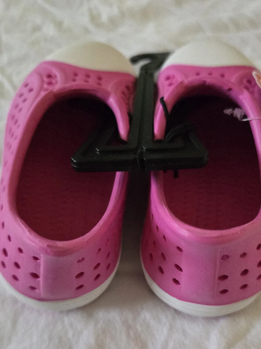 Wonder Nation. Bright Pink Slip-On Water Shoes with White Sole. Size 5/6. NWT.